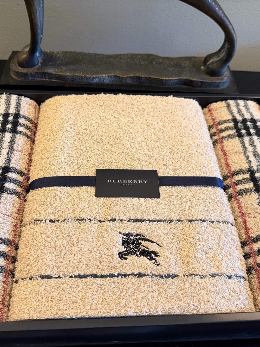 Burberry NIB iconic PLAID Cotton Bath Towel Set 3 towels 1 bath +2 hand towels - Picture 2 of 5